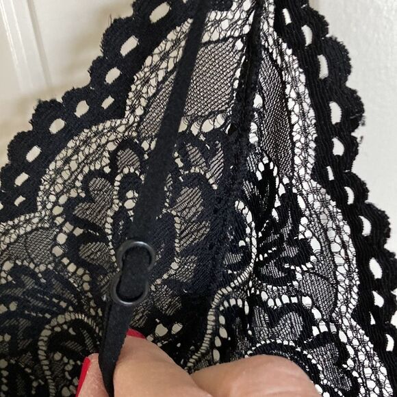 Women's Lace Crop Camisole Size Small Black - Picture 5 of 6